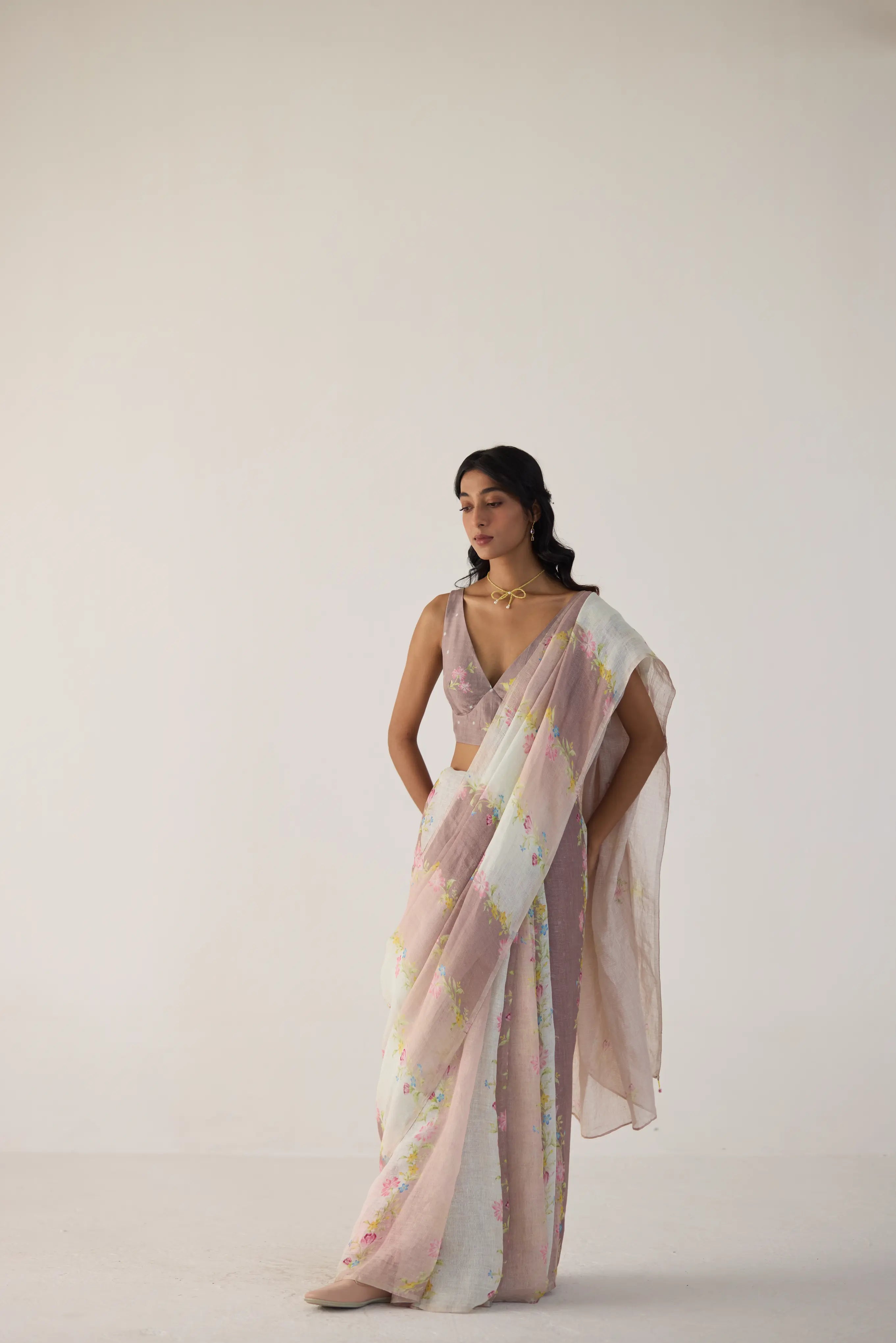 Meander Linen Brown Sari