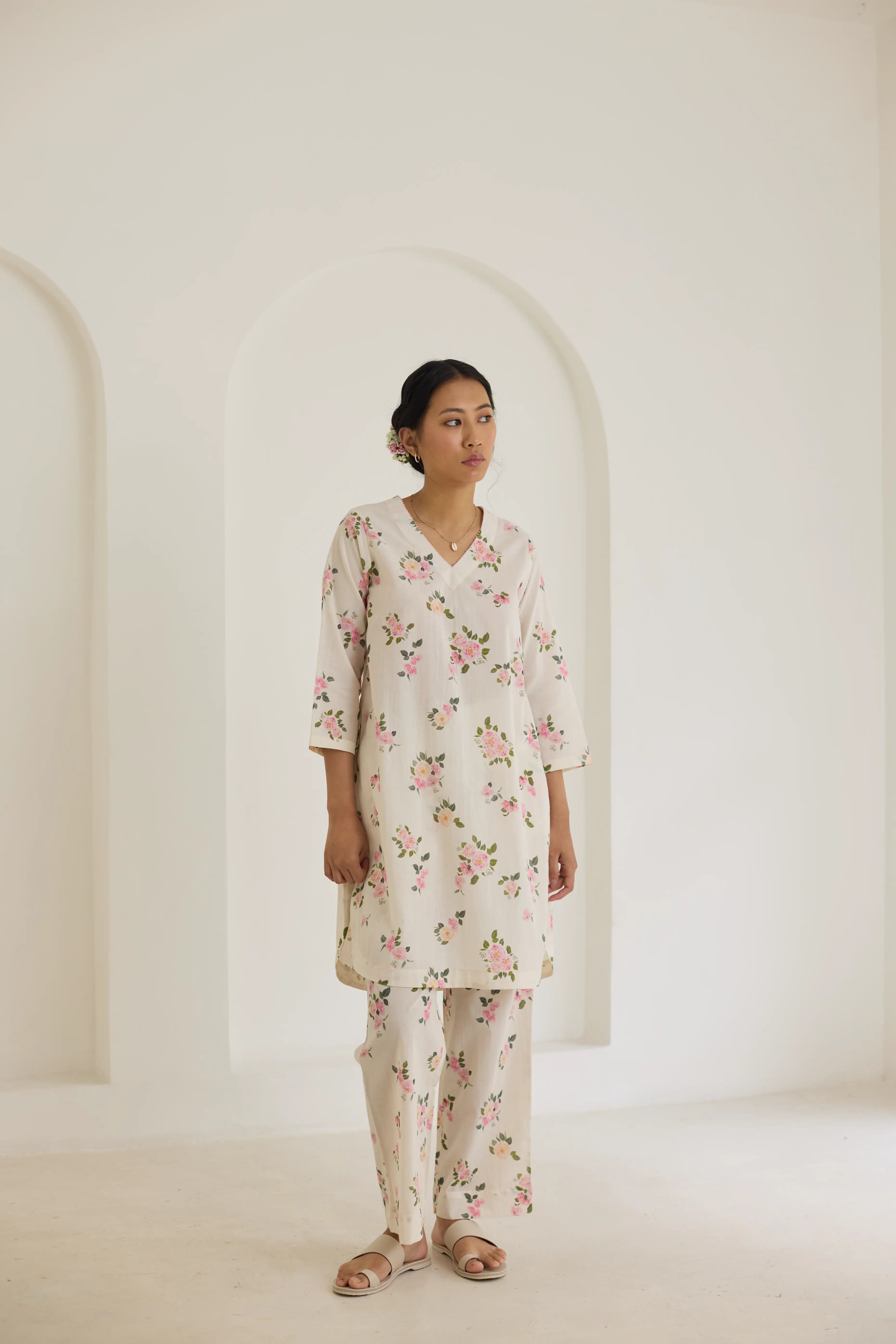 Desi Gulaab Short Kurta Set - V neck