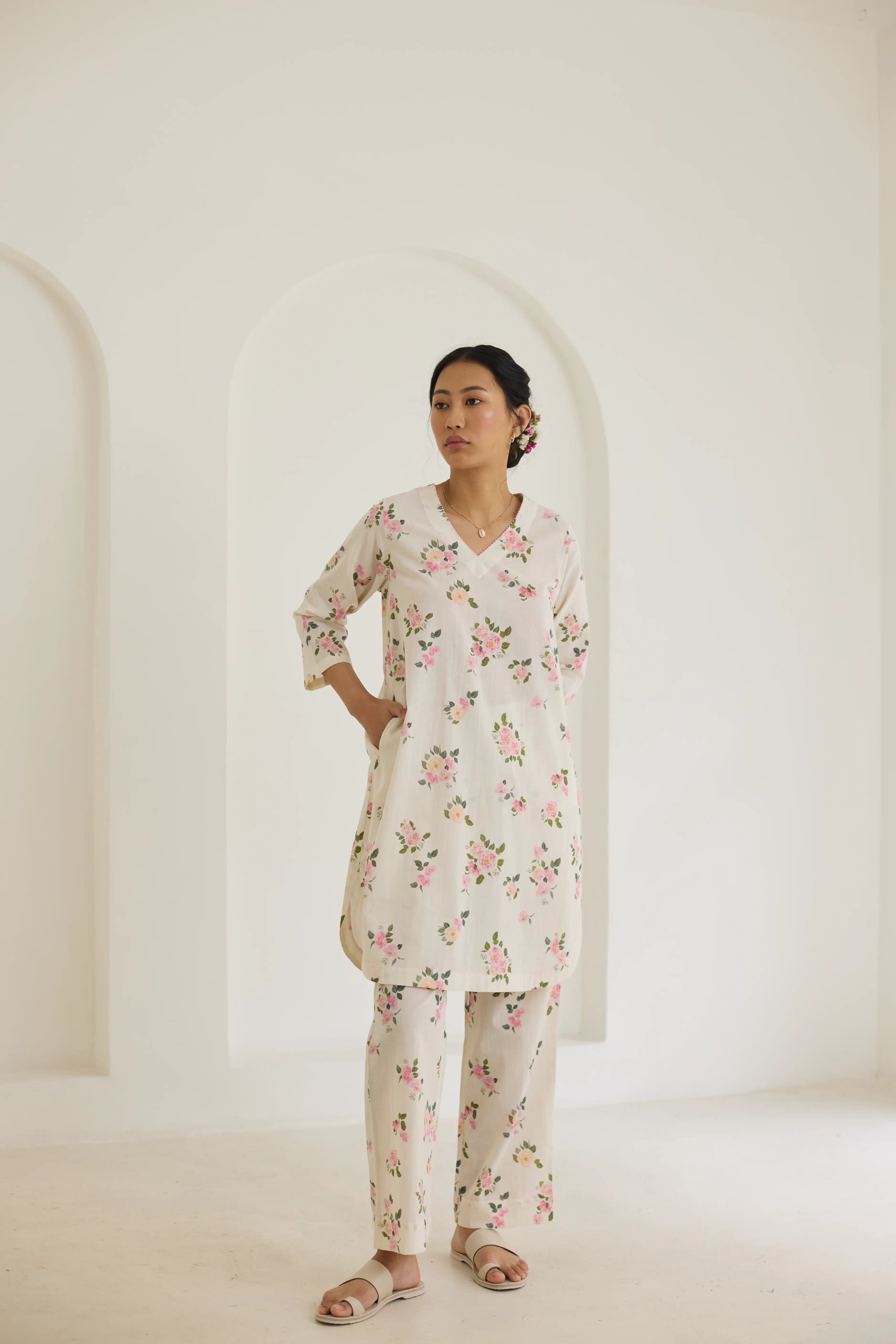 Desi Gulaab Short Kurta Set - V neck