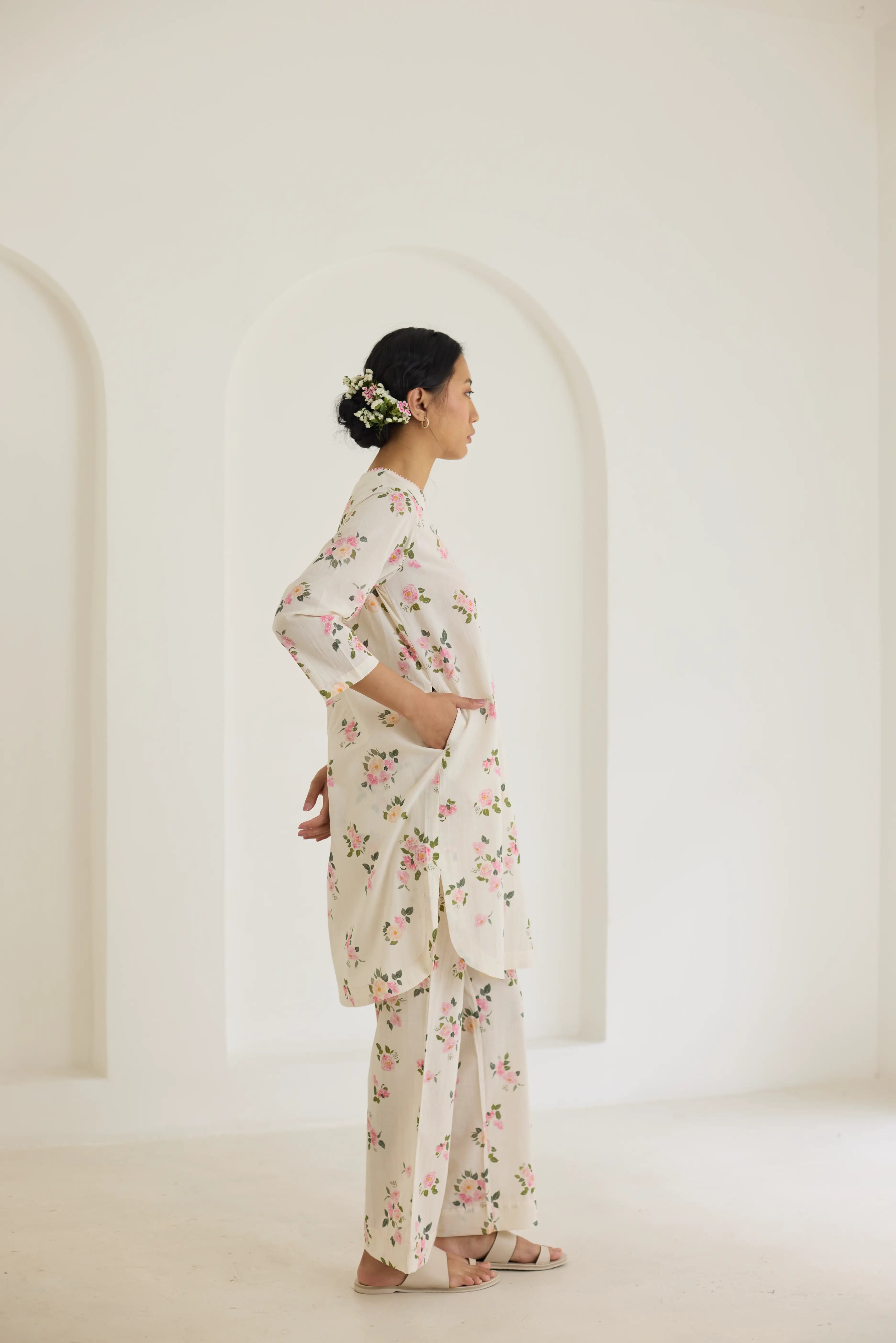 Desi Gulaab Short Kurta Set - V neck