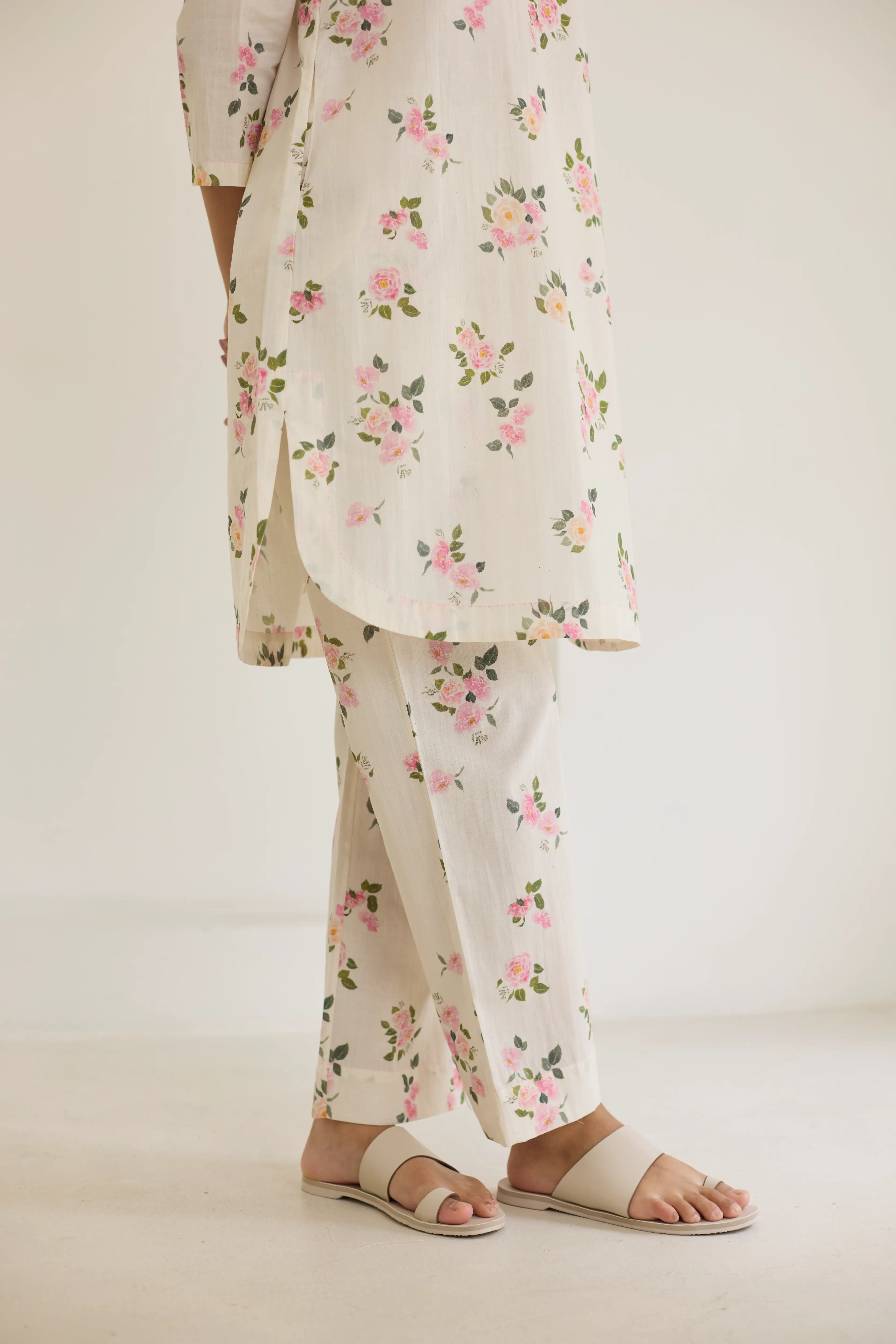 Desi Gulaab Short Kurta Set - V neck