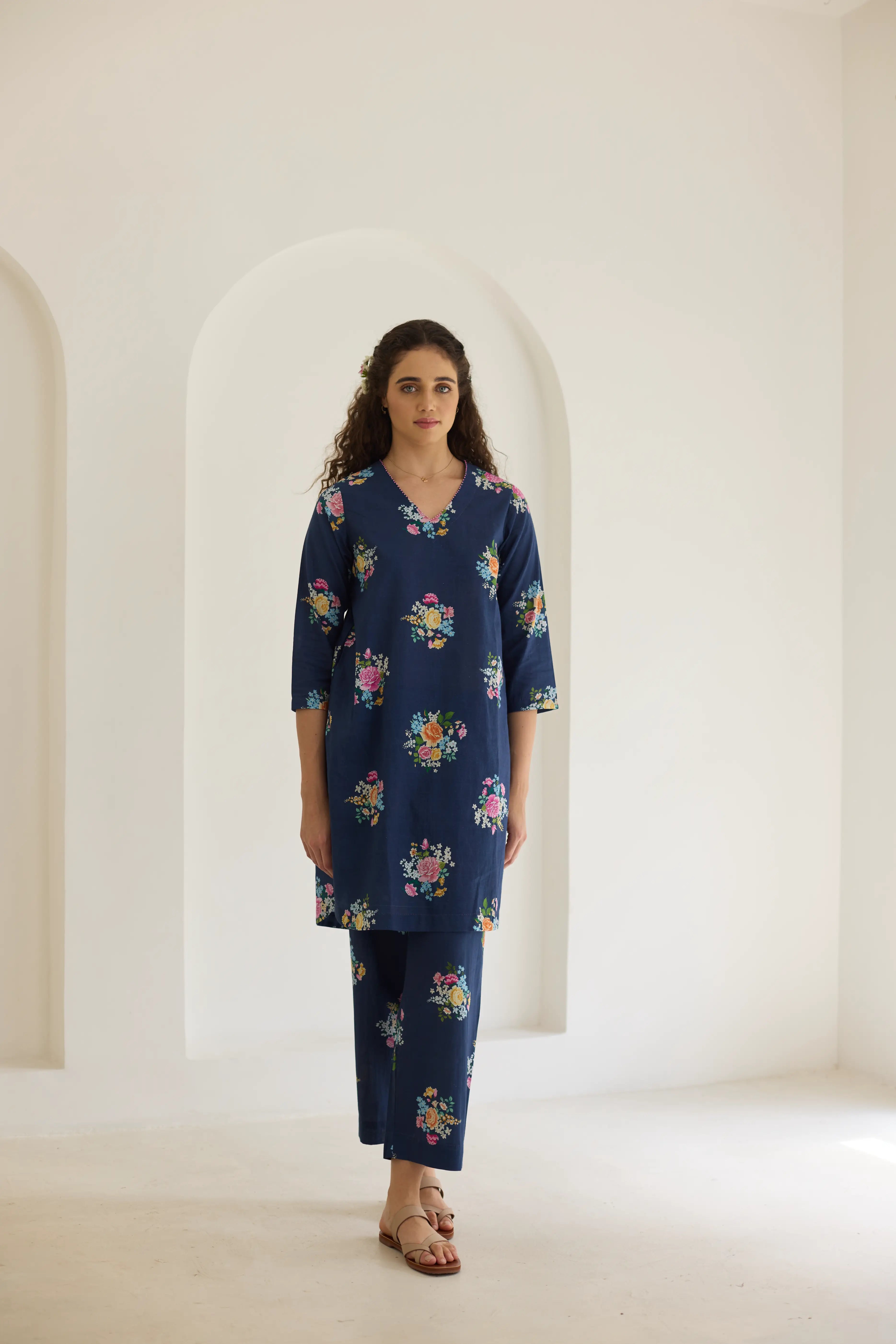 Deep Blue Floral Bunch Short Kurta Set - V neck