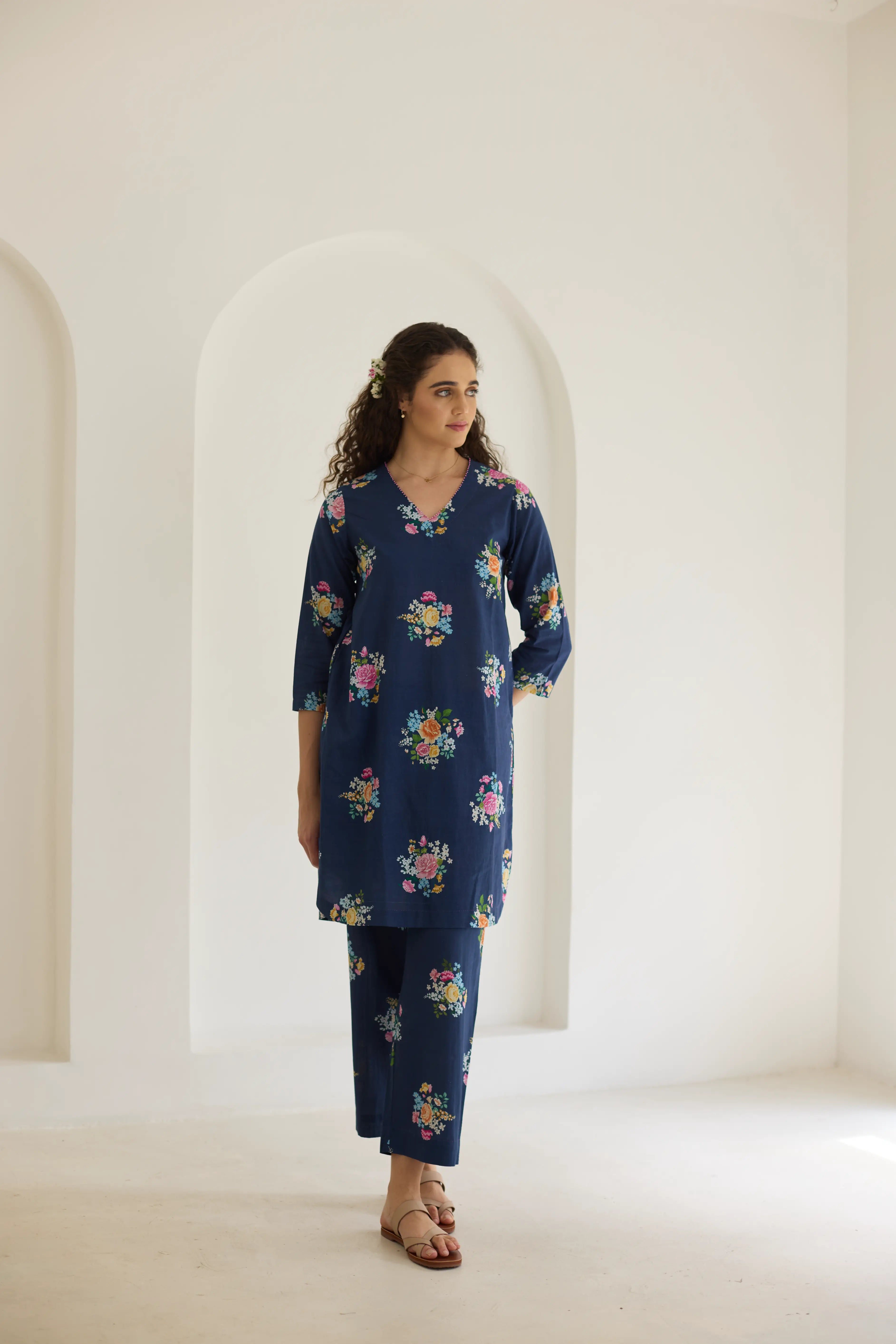 Deep Blue Floral Bunch Short Kurta Set - V neck