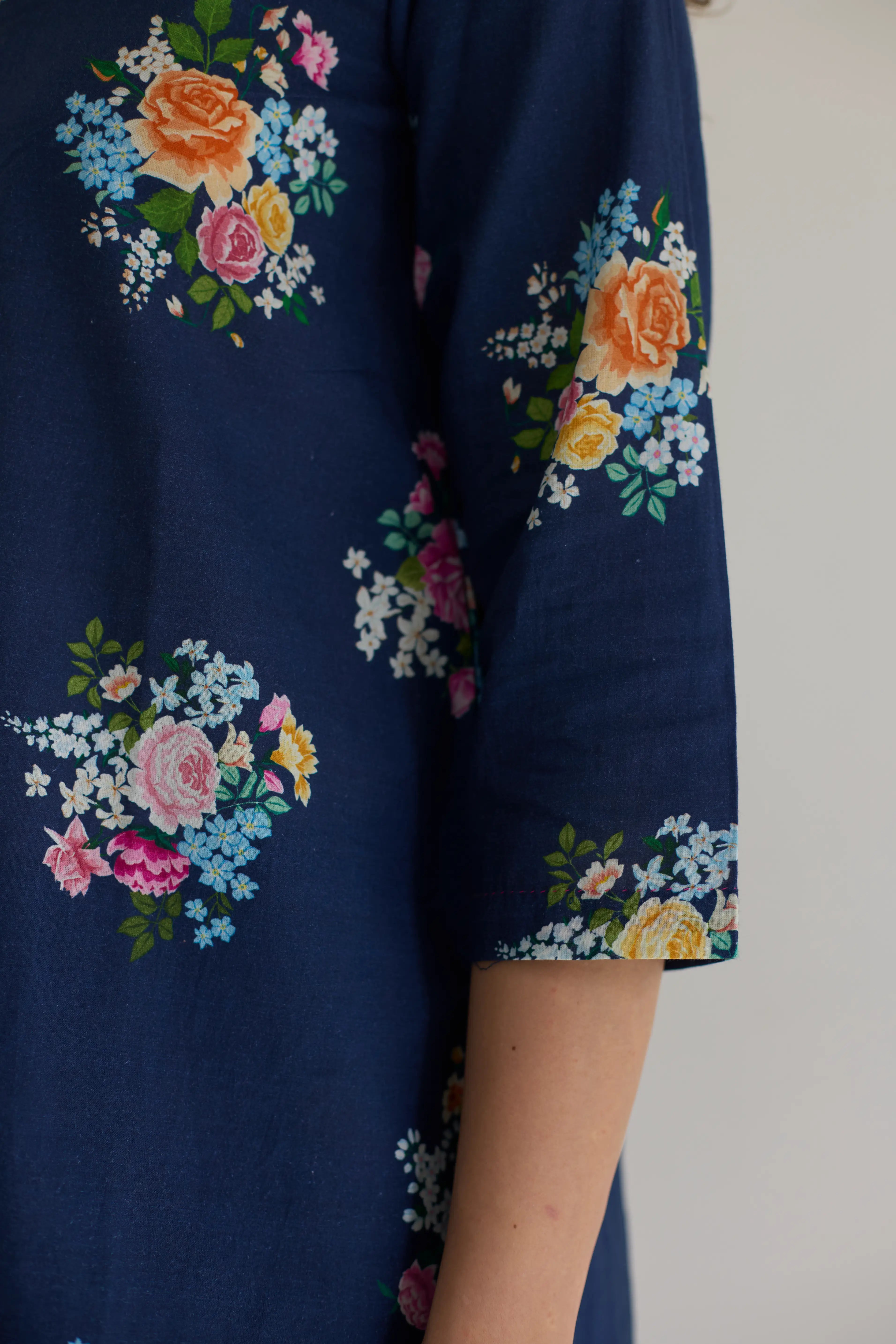Deep Blue Floral Bunch Short Kurta Set - V neck