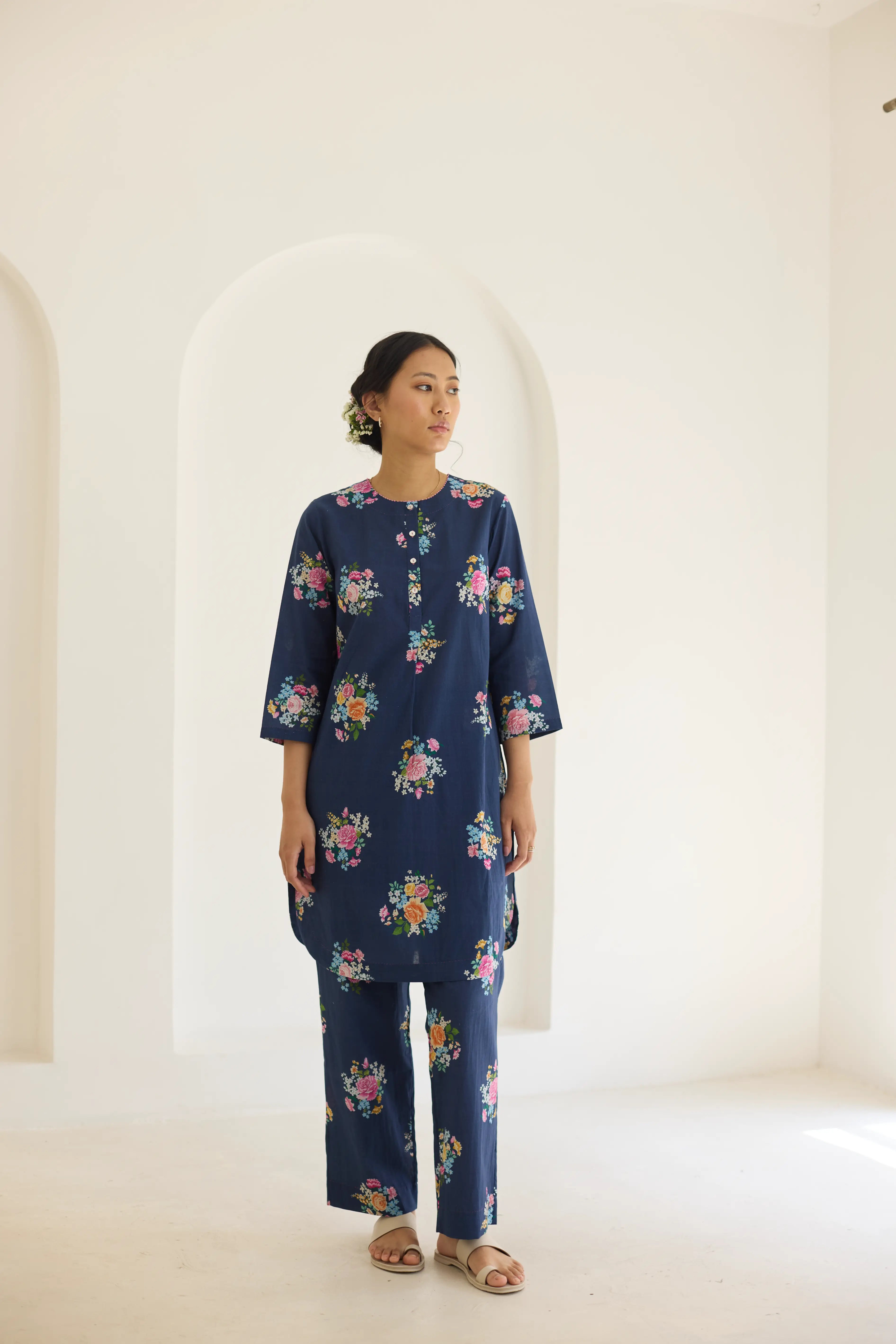 Deep Blue Floral Bunch Mid Kurta Set