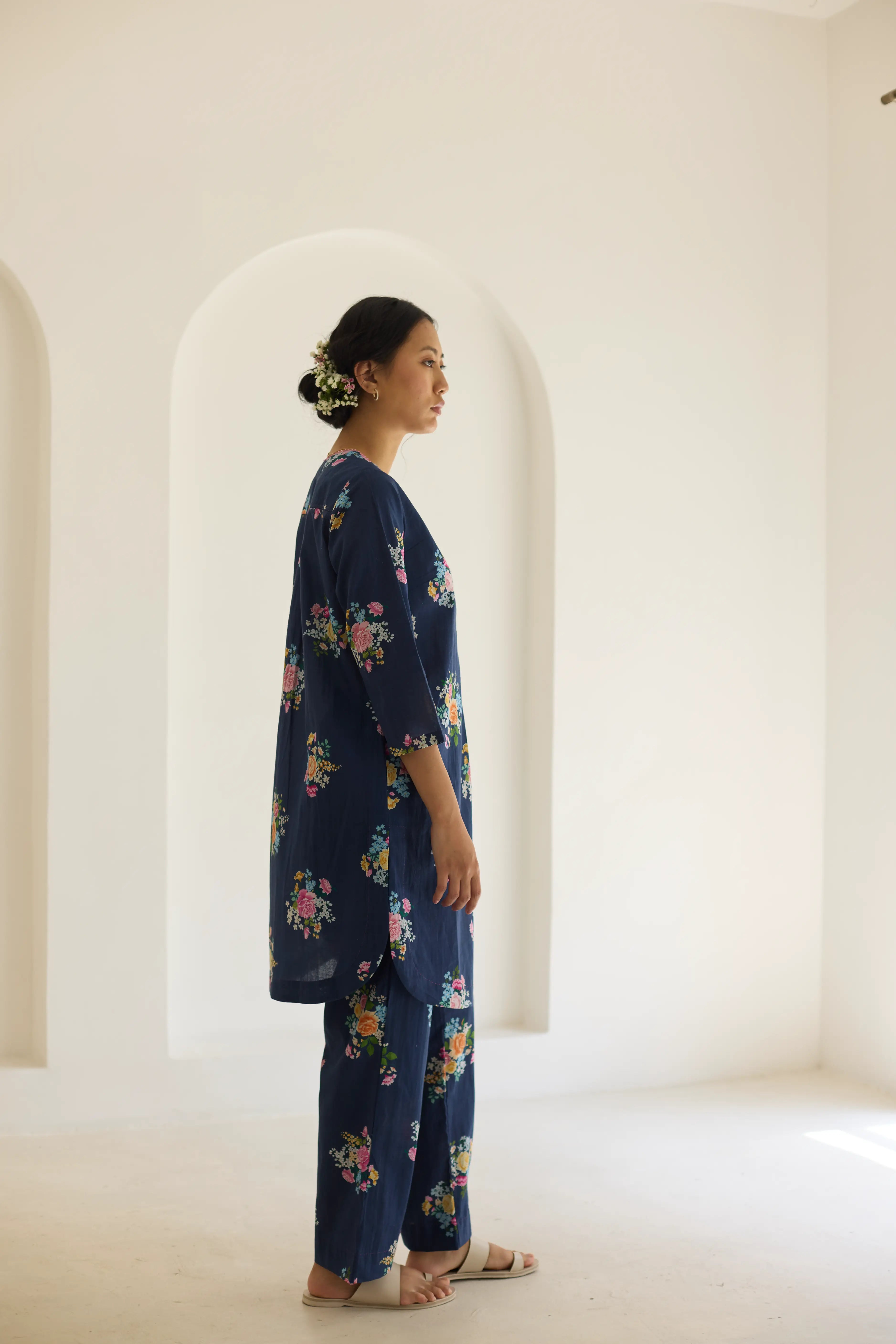 Deep Blue Floral Bunch Mid Kurta Set