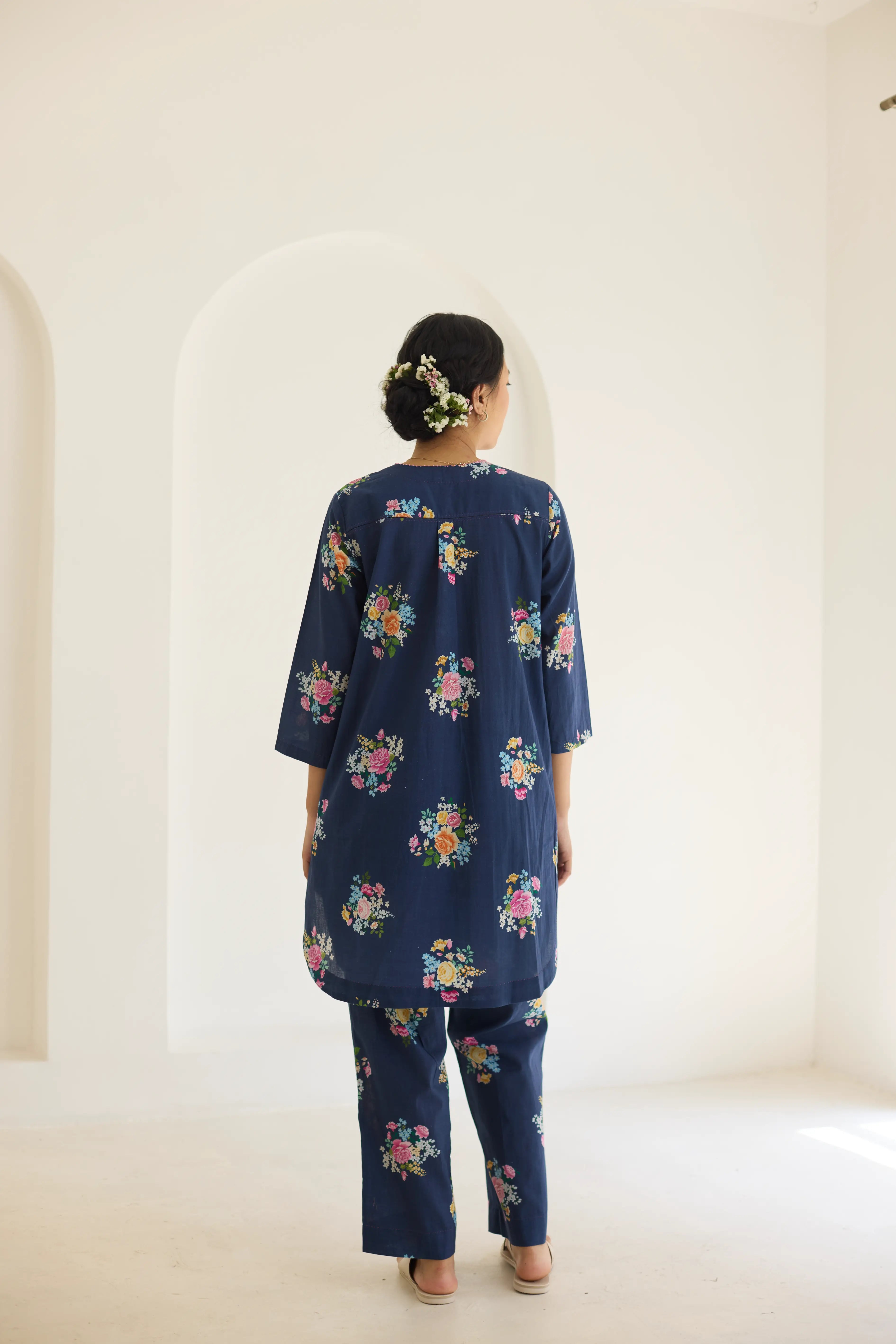 Deep Blue Floral Bunch Mid Kurta Set