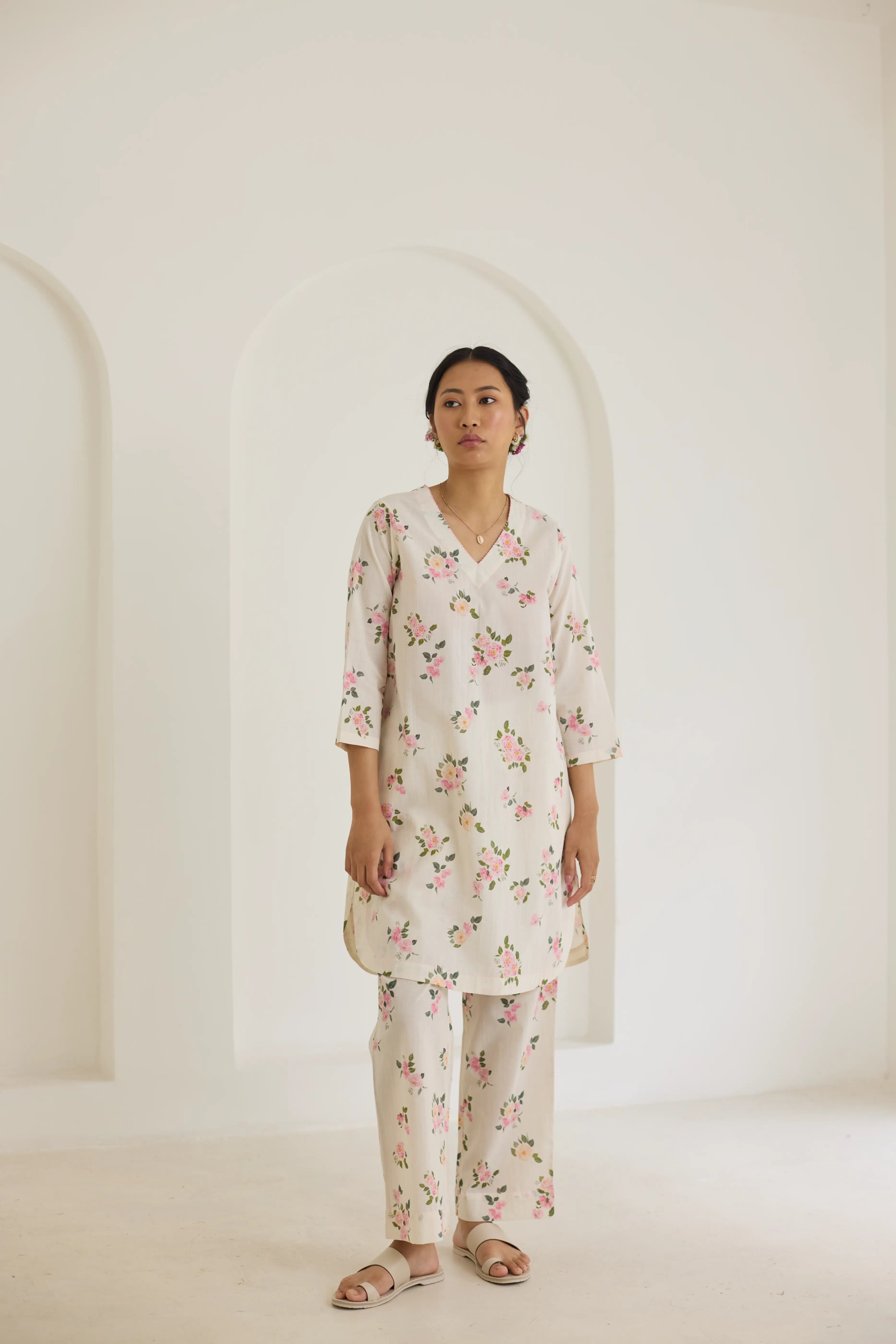 Desi Gulaab Short Kurta Set - V neck