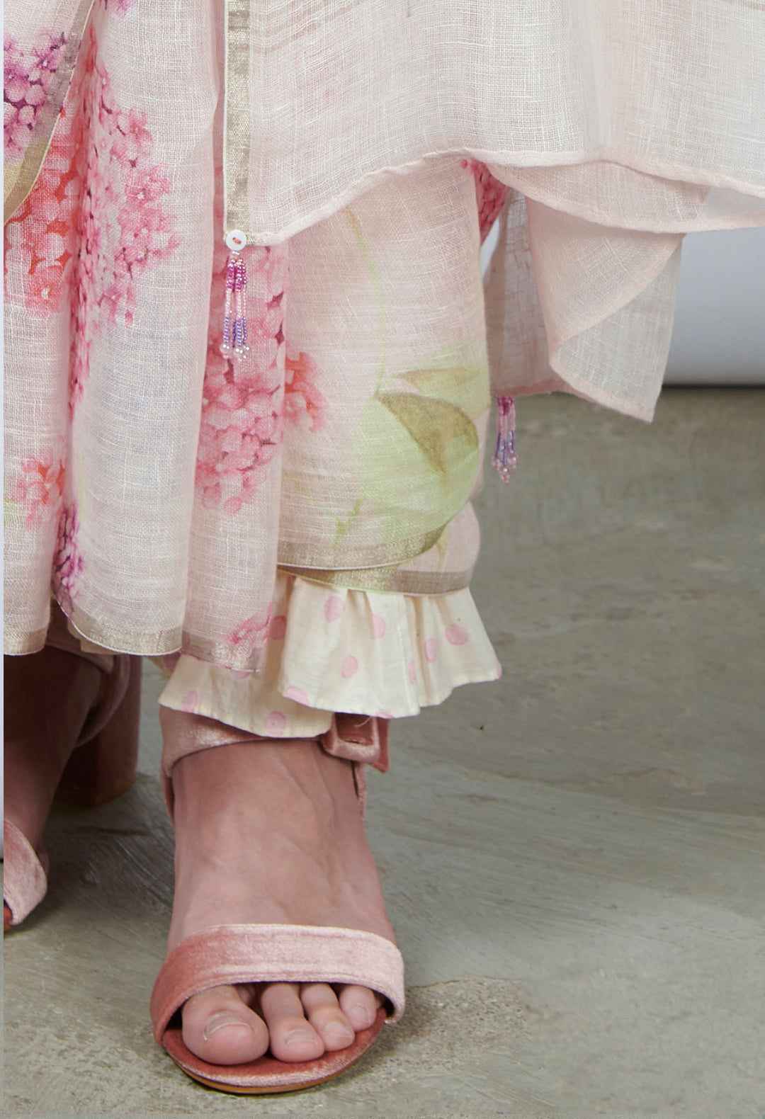 Linen Sari with Silk Core Zari Border
