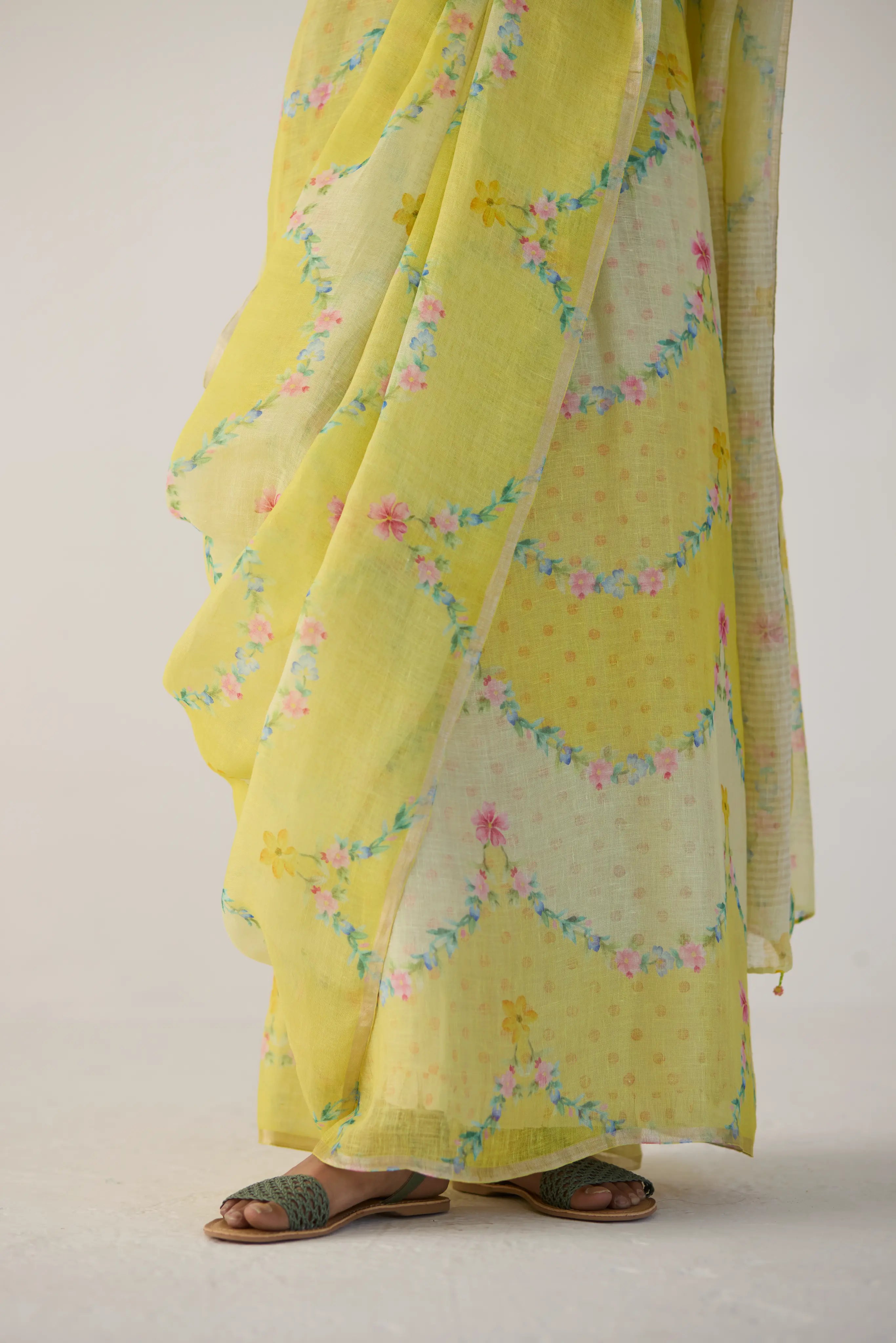 Gulmarg Linen Yellow Sari