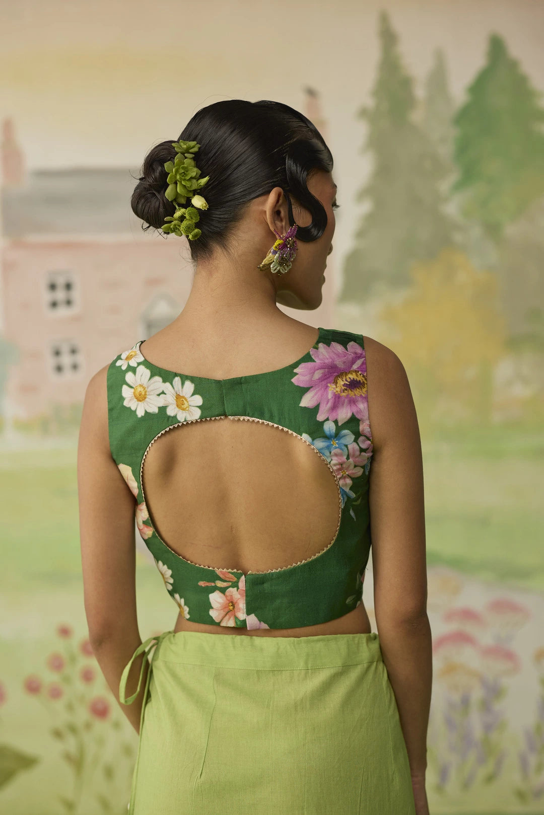 Tree Top Blouse Round Neck Sleeveless