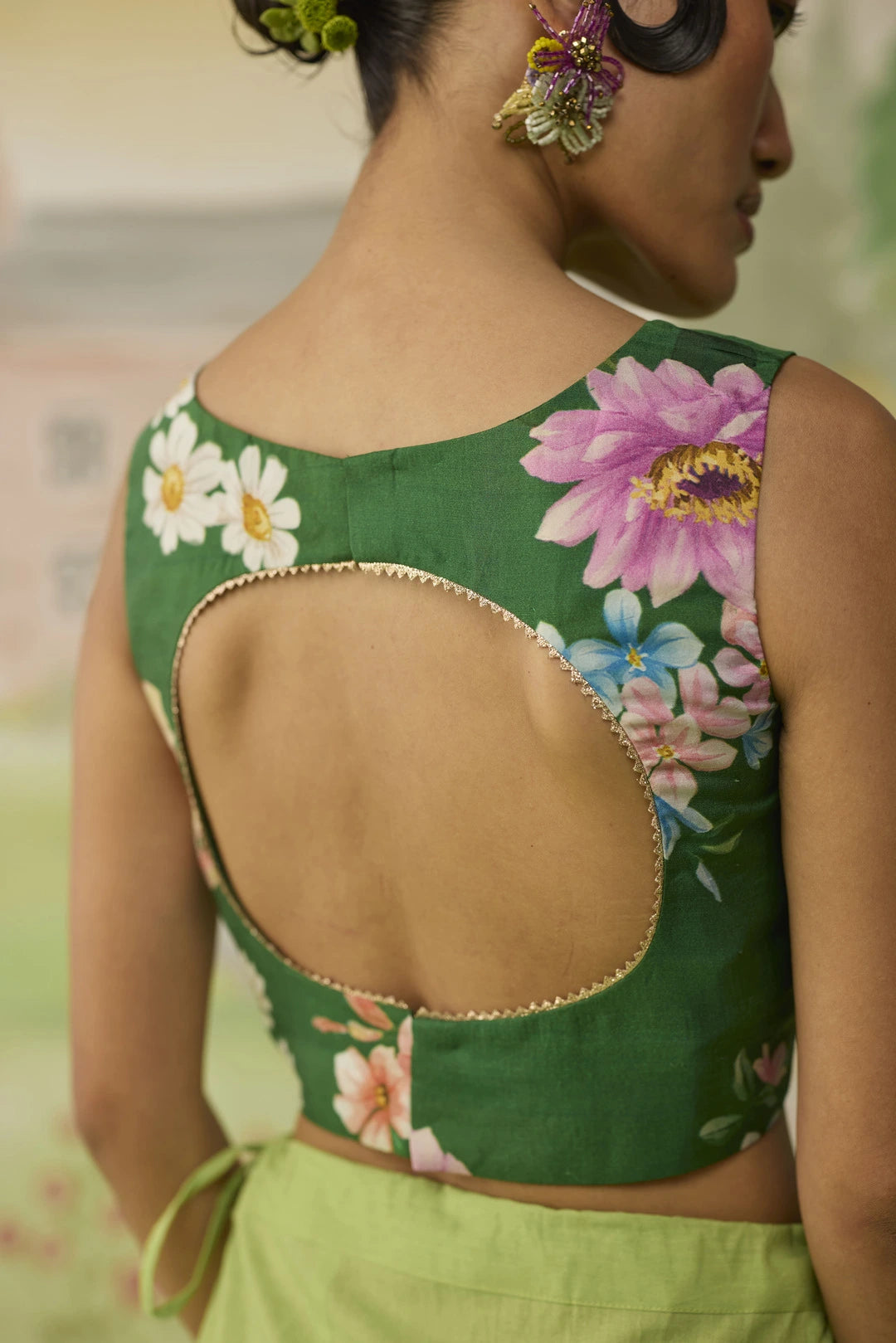 Tree Top Blouse Round Neck Sleeveless