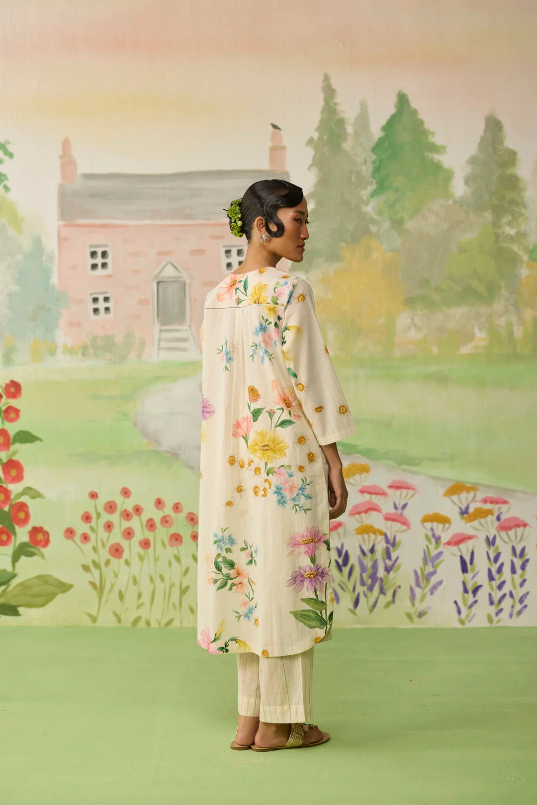 Off-white Daisy Long Kurta Set