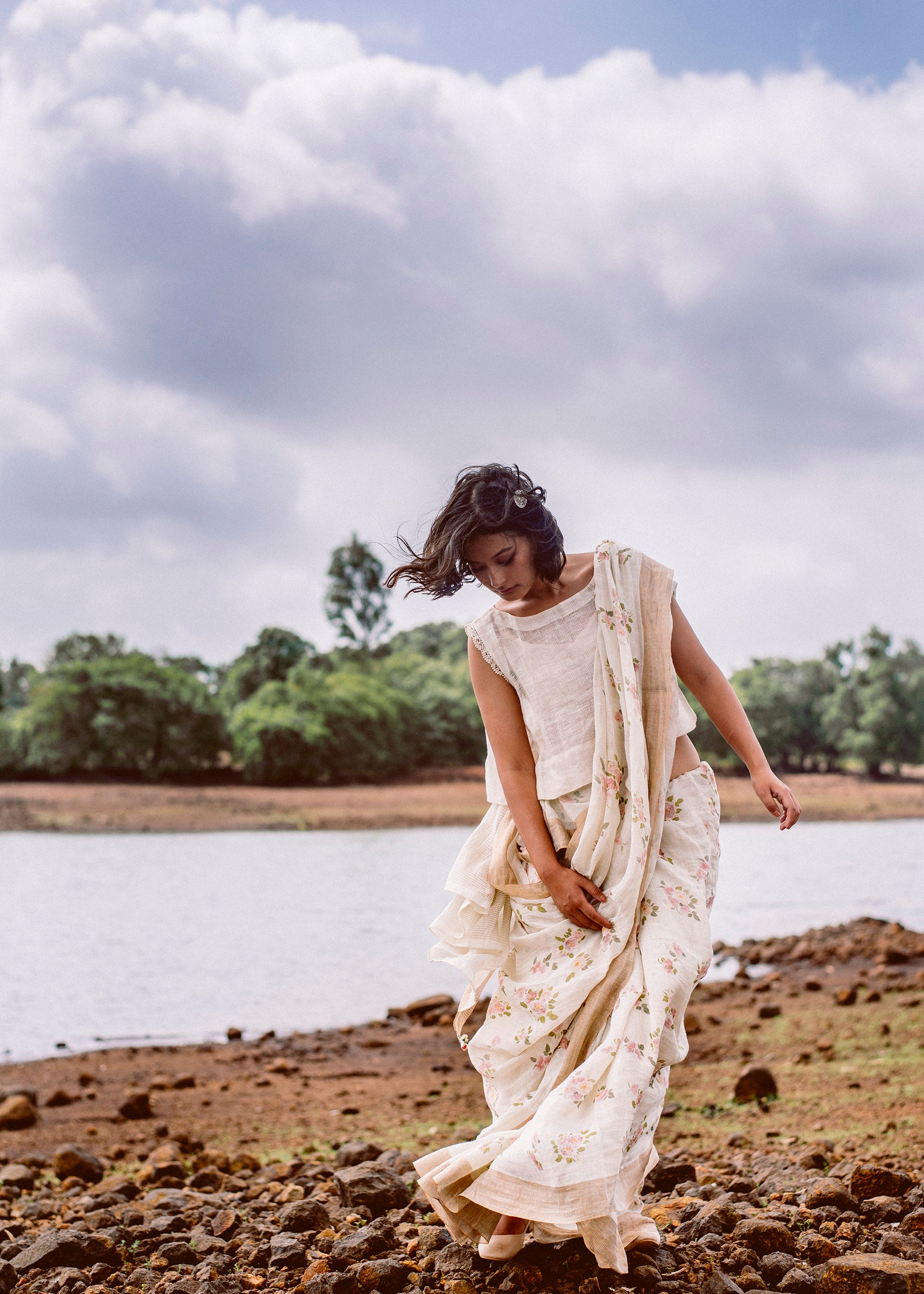 Handwoven Linen Sari with Gold Border Sari