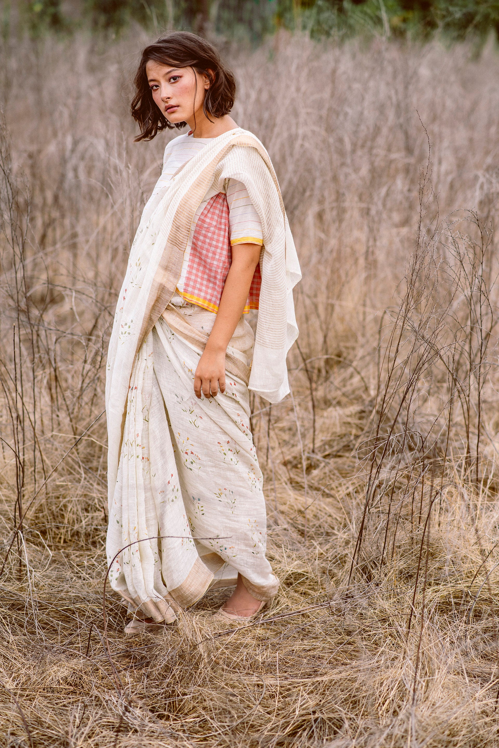 Nadiya Paar Linen Sari with Gold Border 