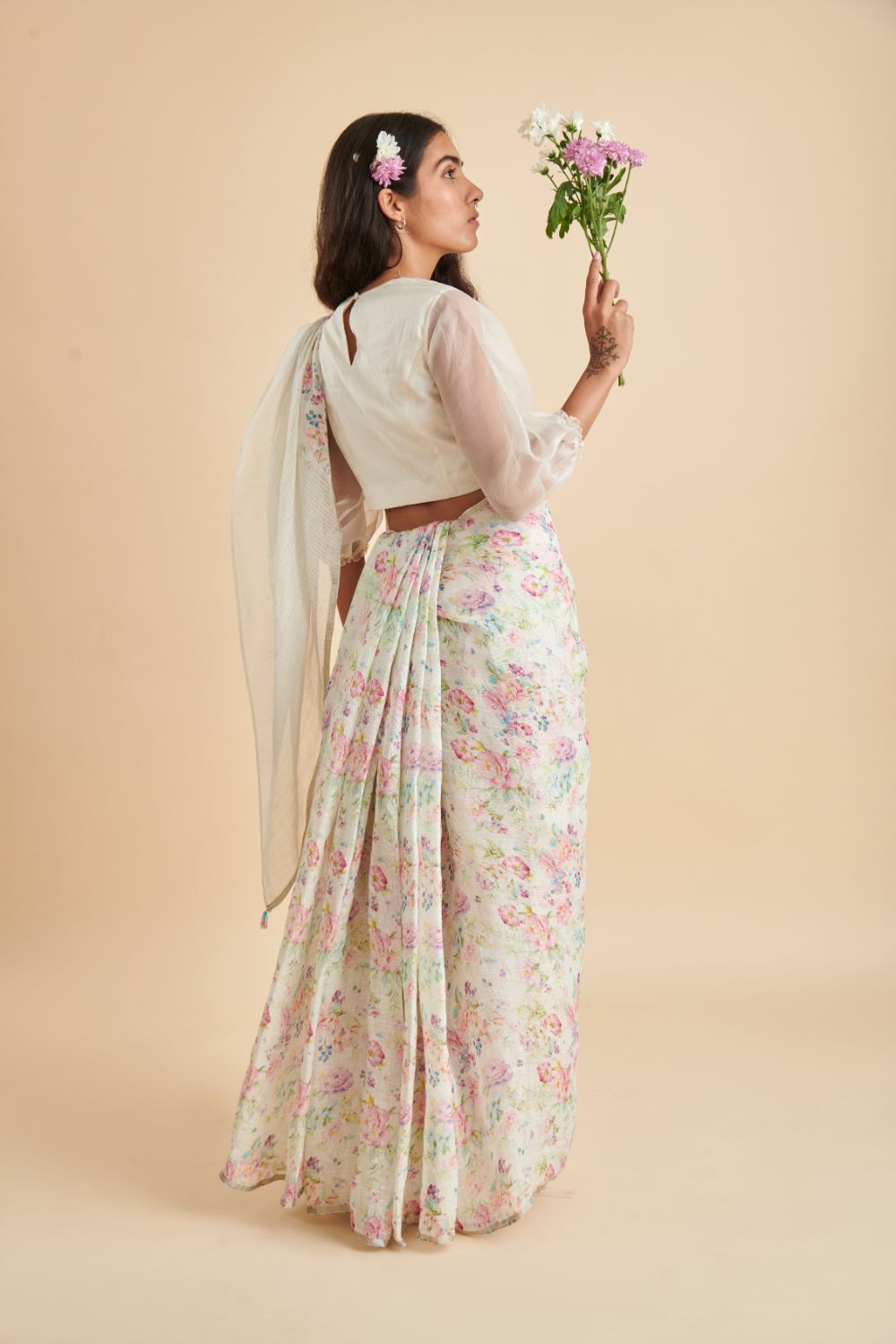 Busy Meadow Linen Sari