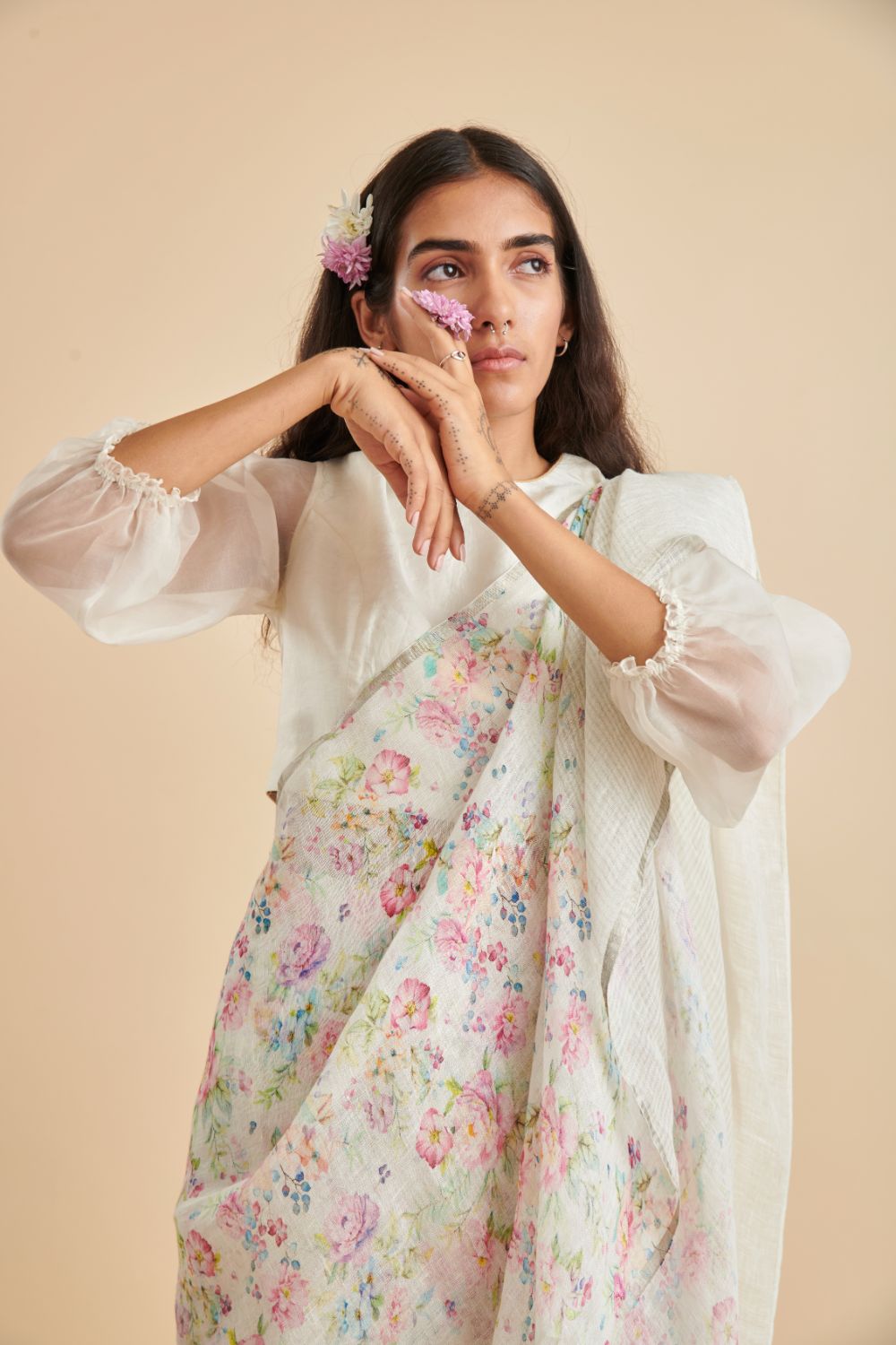 Busy Meadow Linen Sari